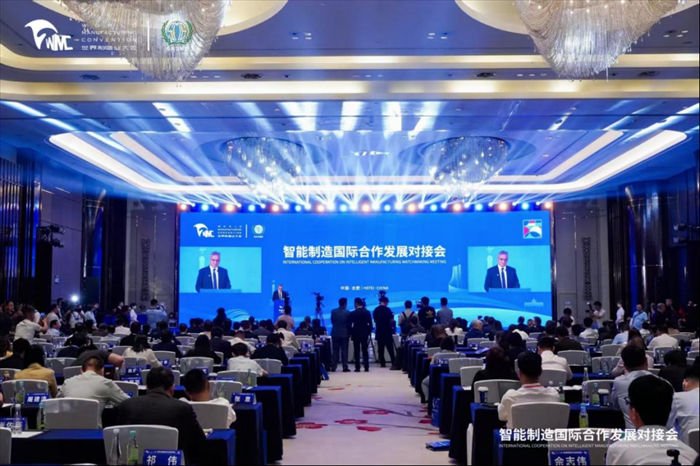 瑞风RF8官方指定用车新闻稿211.png